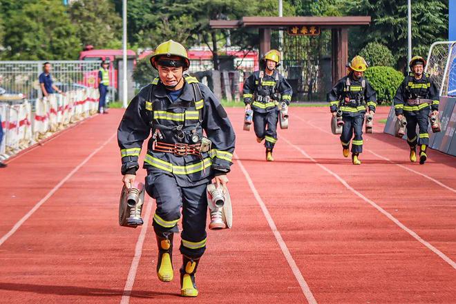 建功江城 逐梦消防——武汉市招录300名政府专职消防员(图8)