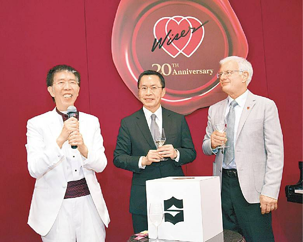 香港跨界传奇梁柏涛：从谭咏麟经理人到自然疗法倡导者(图5)