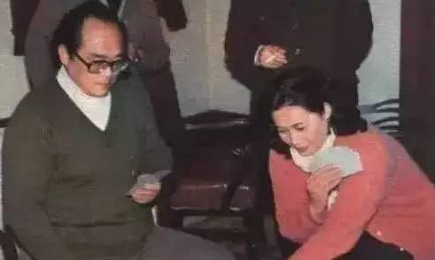 曾名气不输李谷一被称为流行音乐的鼻祖如今为纪念亡夫出专辑！(图13)
