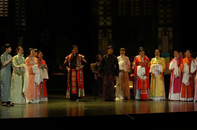九游app：70岁叶小纲和86岁陈燮阳续写“春天的故事”(图2)