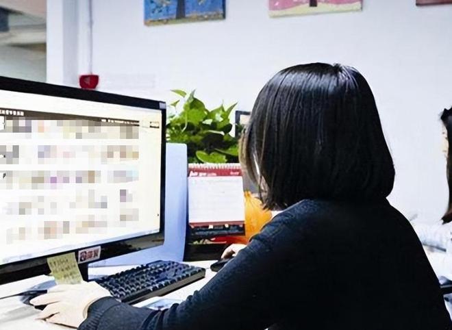 九游app：一天看4000条黄片、频起生理反应日薪千元鉴黄师普通人能做吗(图4)