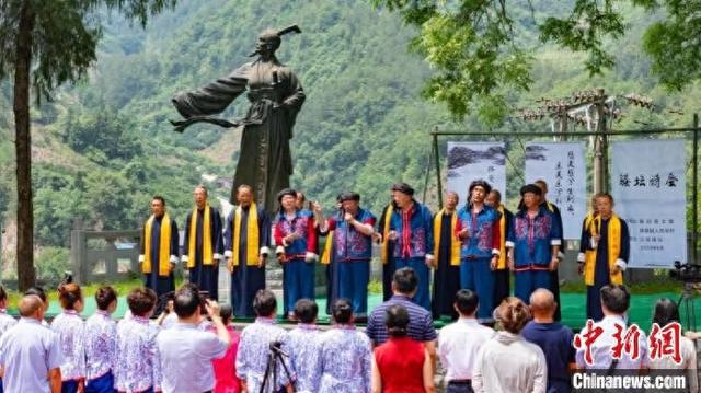 屈原故里：农民诗人“大端午”诗祭屈原(图1)