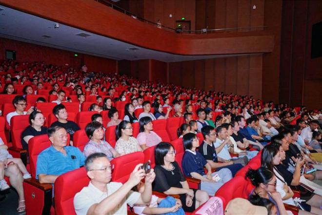 仲夏乐章北理莫校园内奏响 未来更多“人文交响”走进高校(图2)
