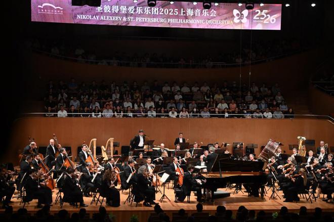 九游娱乐：圣彼得堡爱乐加演“茉莉花”为东方艺术中心20岁庆生(图1)