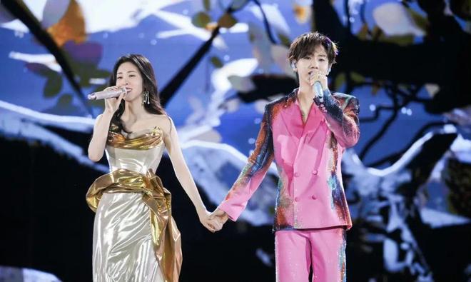 九游娱乐：汪苏泷、张碧晨的《年轮》之争为何成了三输局面？(图3)